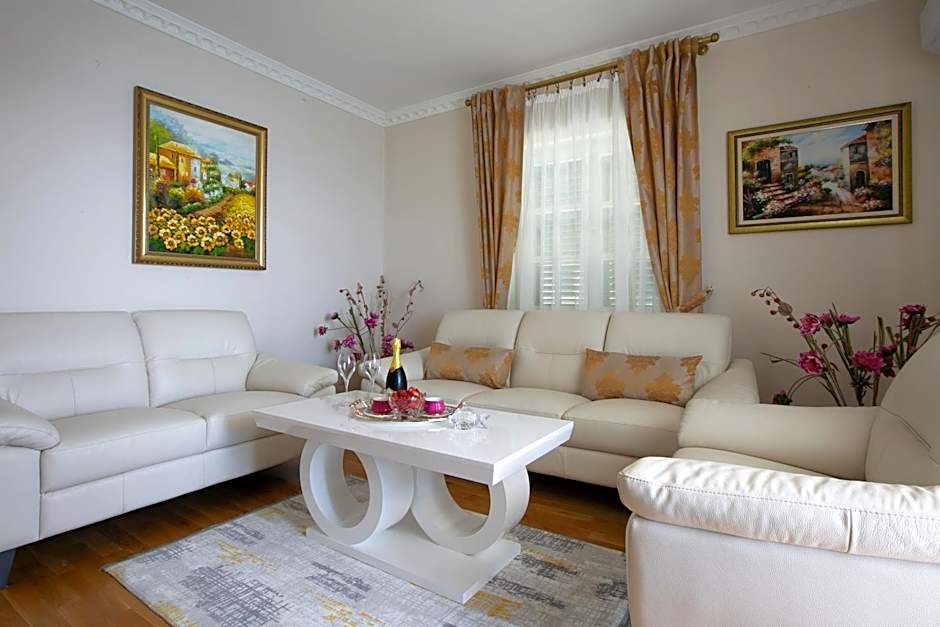 Montesan Luxury Apartments Beach Front