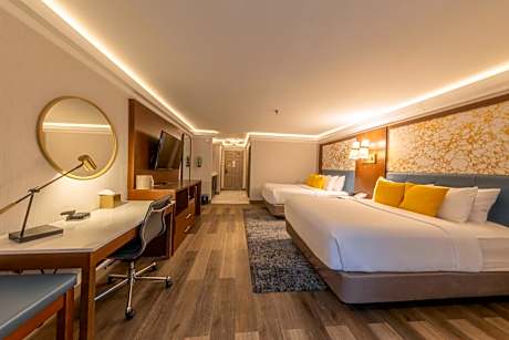 Queen Suite with Two Queen Beds