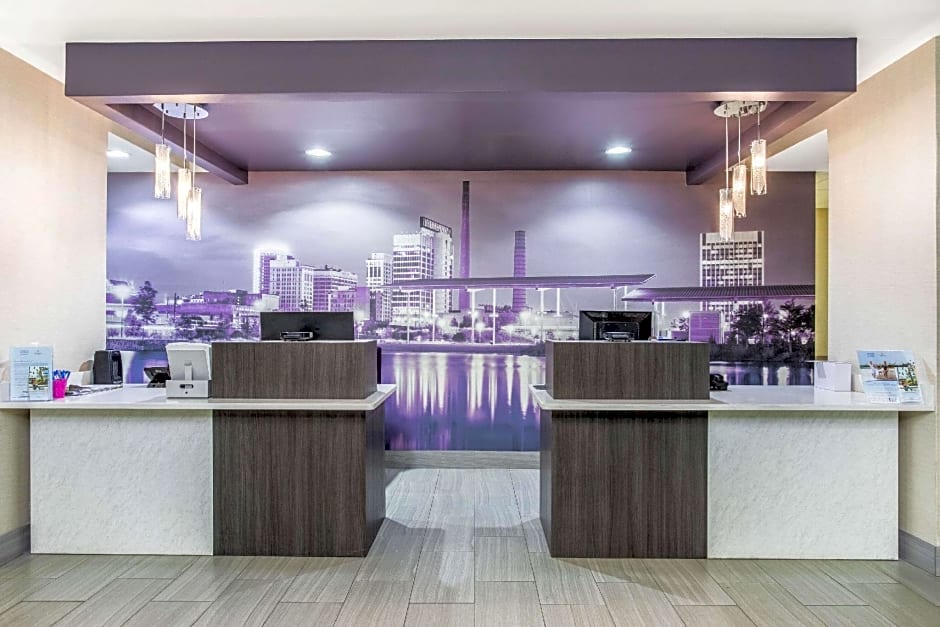 La Quinta Inn & Suites by Wyndham Fultondale