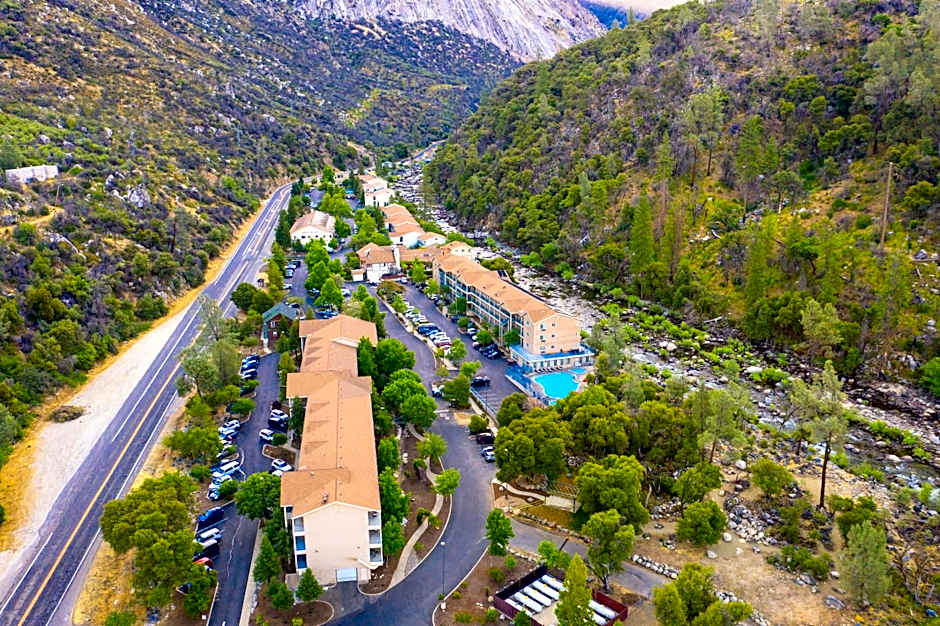 Yosemite View Lodge