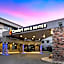 Comfort Inn & Suites North At The Pyramids