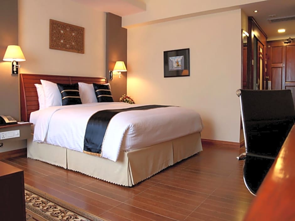 Eastern Palace Hotel