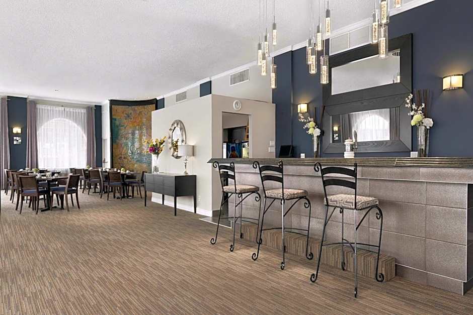 Days Inn & Conference Centre by Wyndham Montreal Airport