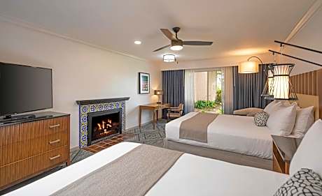 Deluxe Queen Room with Two Queen Beds