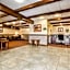 Clarion Inn & Suites At The Outlets Of Lake George