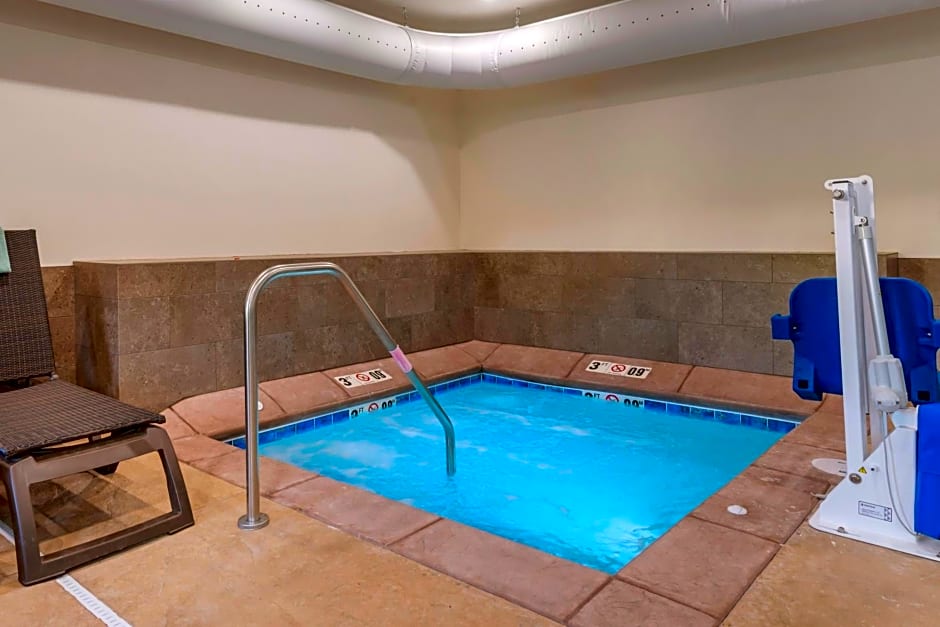 Comfort Inn & Suites