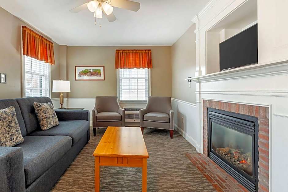 Essex Street Inn & Suites, Ascend Hotel Collection