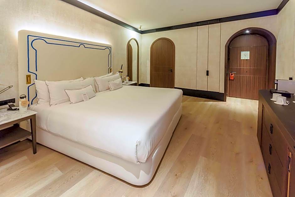 Hotel Montera Madrid, Curio Collection by Hilton