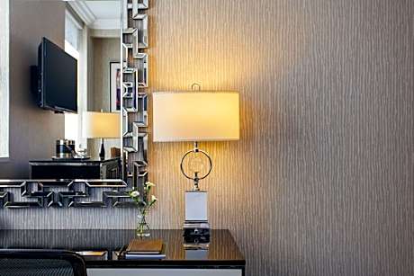 Executive Corner King