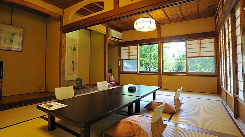 Echigonagano Onsen Myosenwaraku Rankeiso