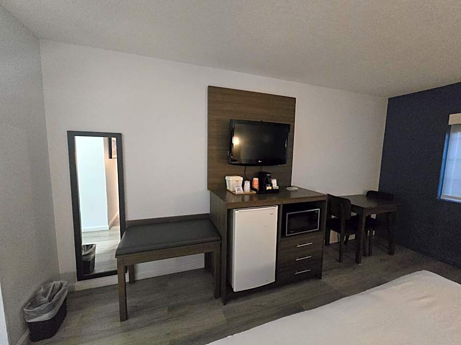 Quality Inn & Suites Tulare