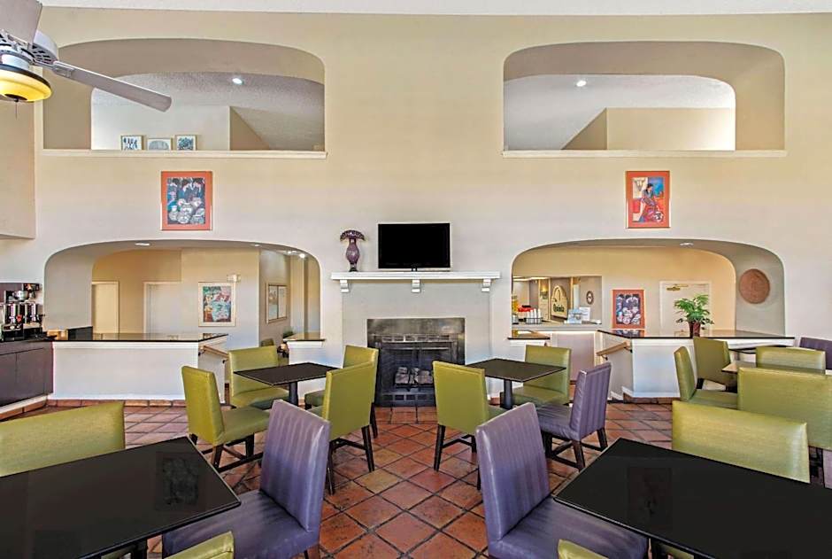 La Quinta Inn & Suites by Wyndham Las Cruces