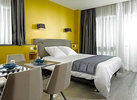 Apartment with Terrace - Double Bed
