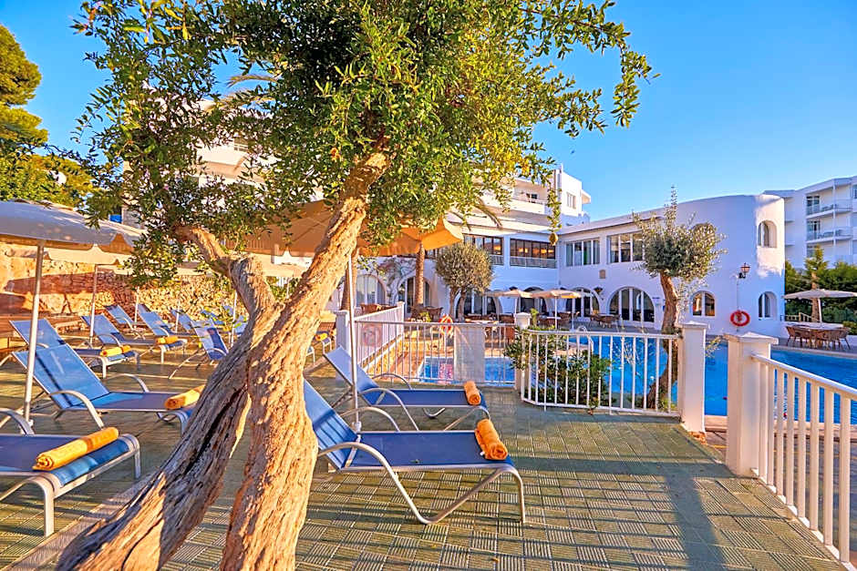 Gavimar Cala Gran Hotel and Apartments