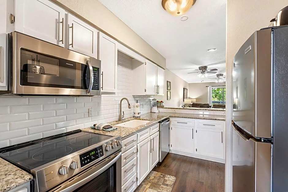 Ozark Mountain Retreat, Family Condo with Resort Amenities