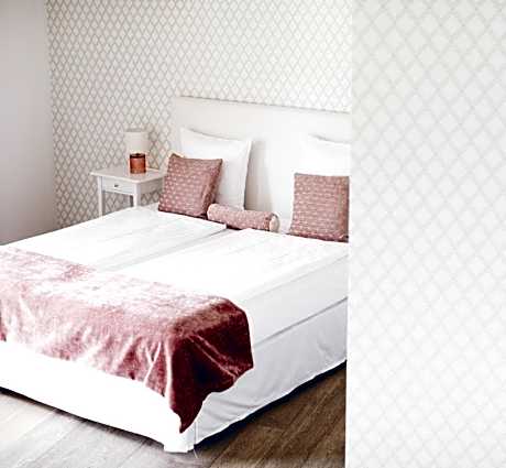 Signature Junior Suite, Balcony & Lake view