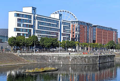 Dockside Aparthotel, Best Western Signature Collection