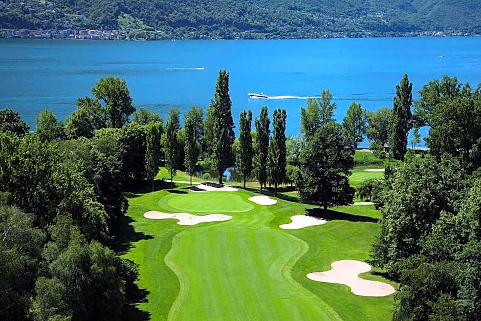 Ascona Lodge, Pool & Garden Retreat