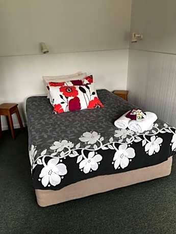 Double or Twin Room with Shared Bathroom