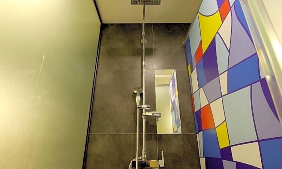Hotel H2