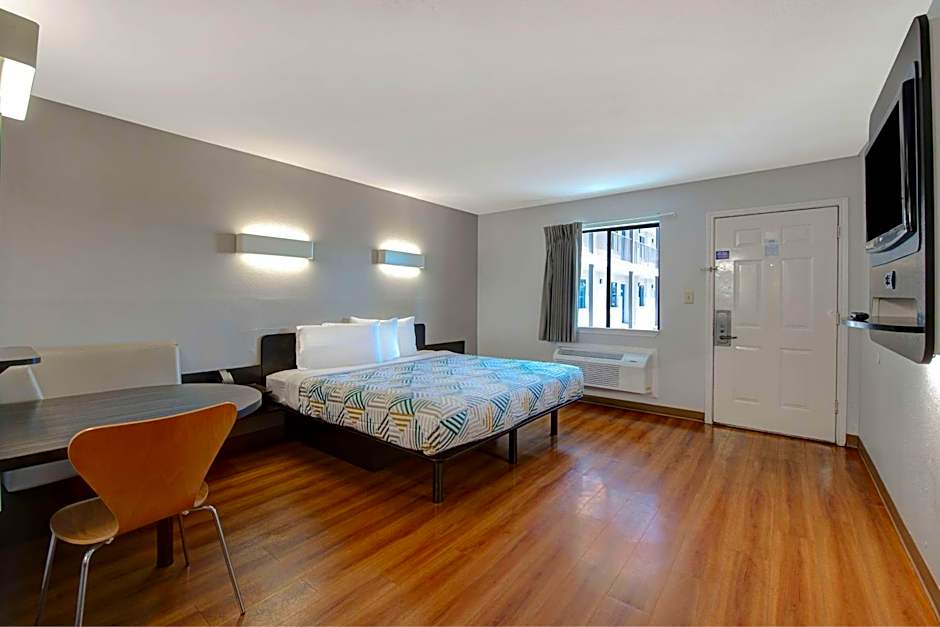 Motel 6-Sulphur Springs, TX