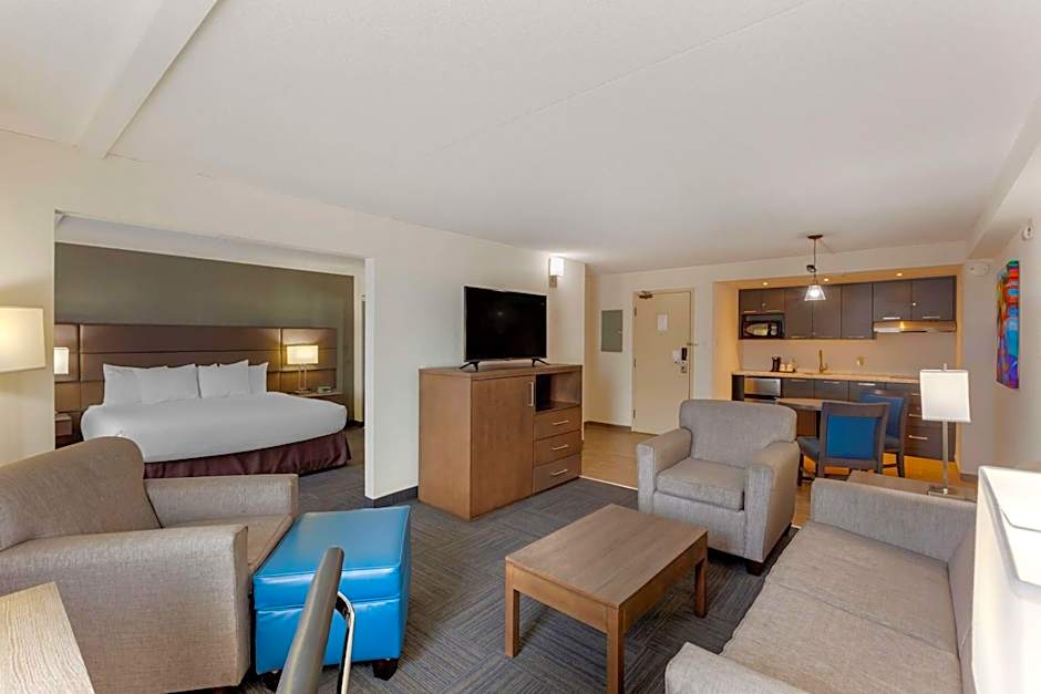 Best Western Plus Toronto Airport Hotel