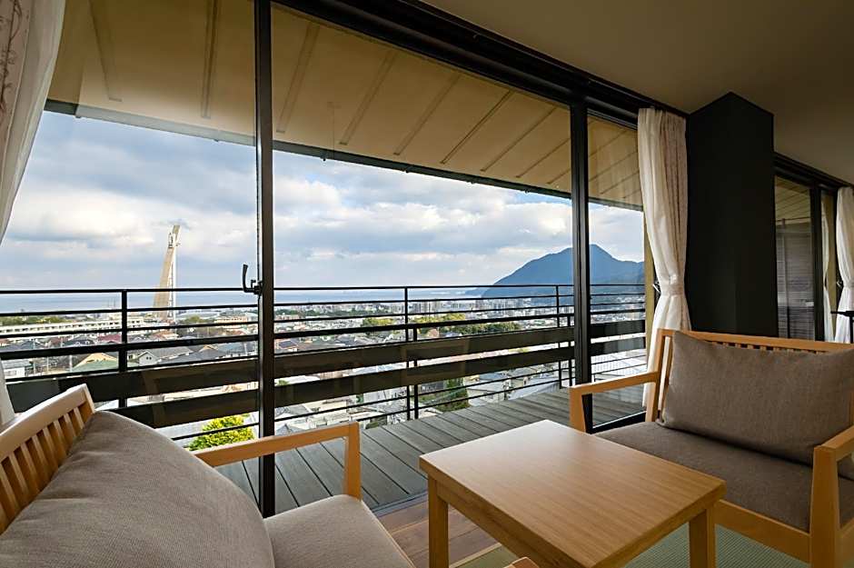 Choubounoyado Shiori