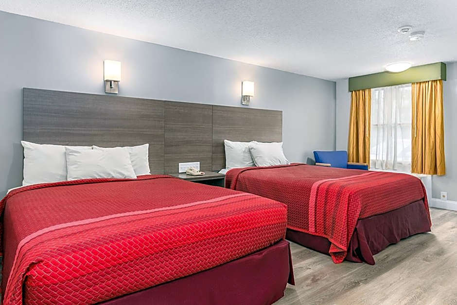 Captains Quarters Motel & Conference Center