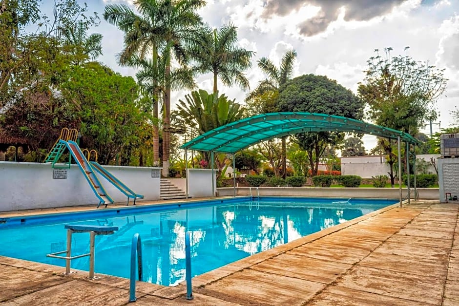 Villa Blanca Suites