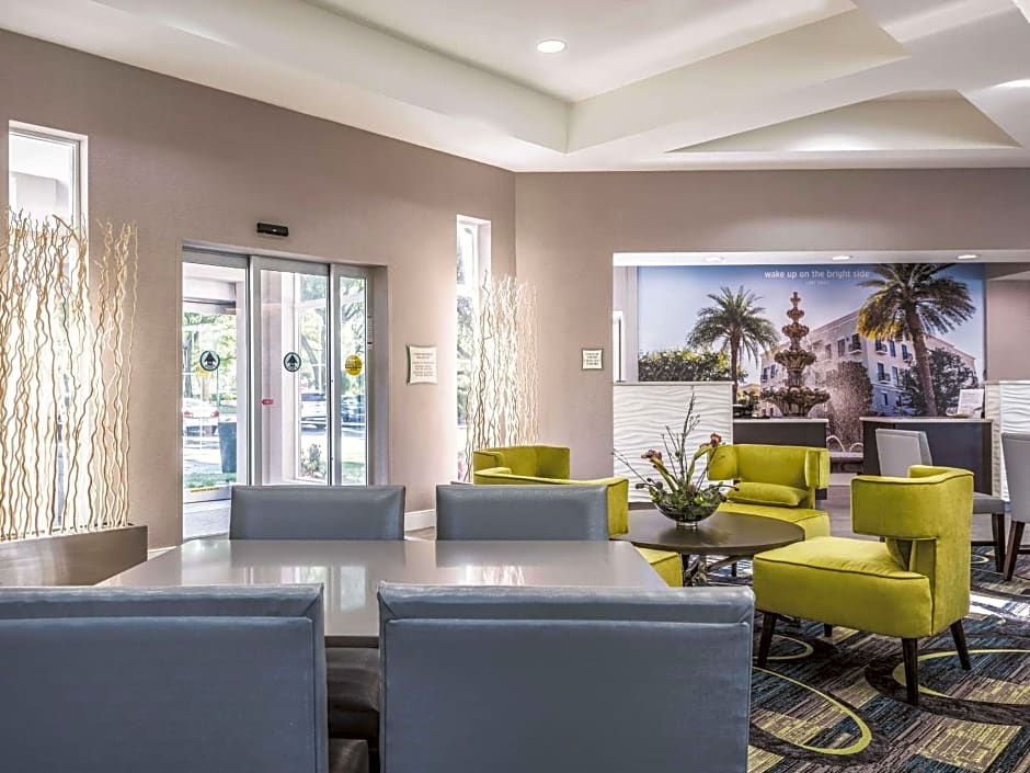 La Quinta Inn & Suites by Wyndham Lake Mary