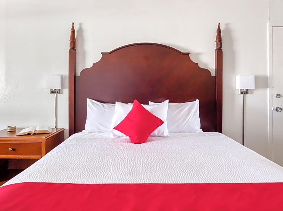 OYO Hotel Lockhart TX
