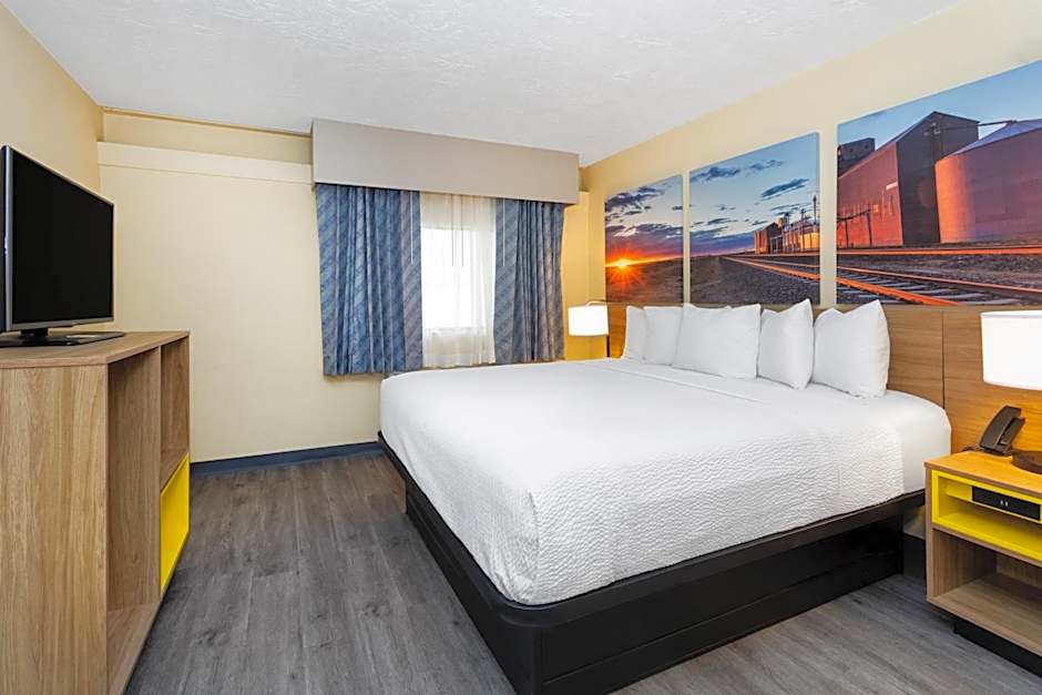 Days Inn & Suites by Wyndham Clovis