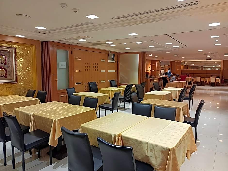 Duke Business Hotel