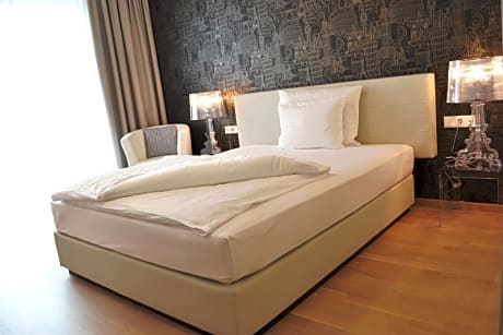 City Hotel