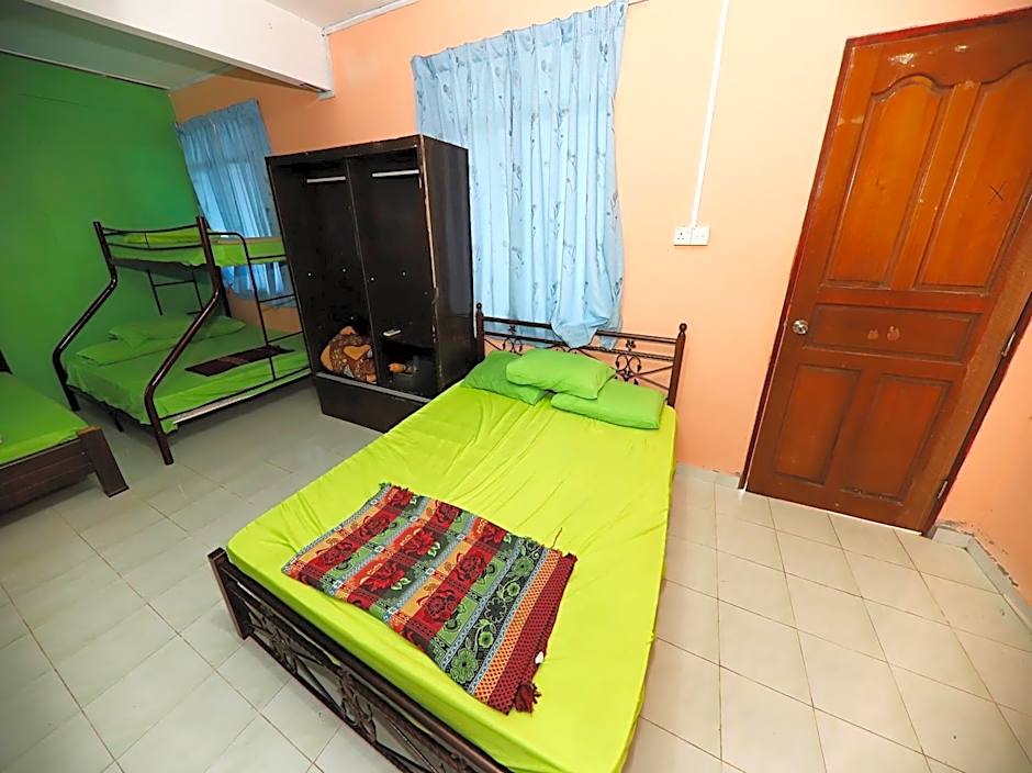 OYO 90209 Bayu Chalet