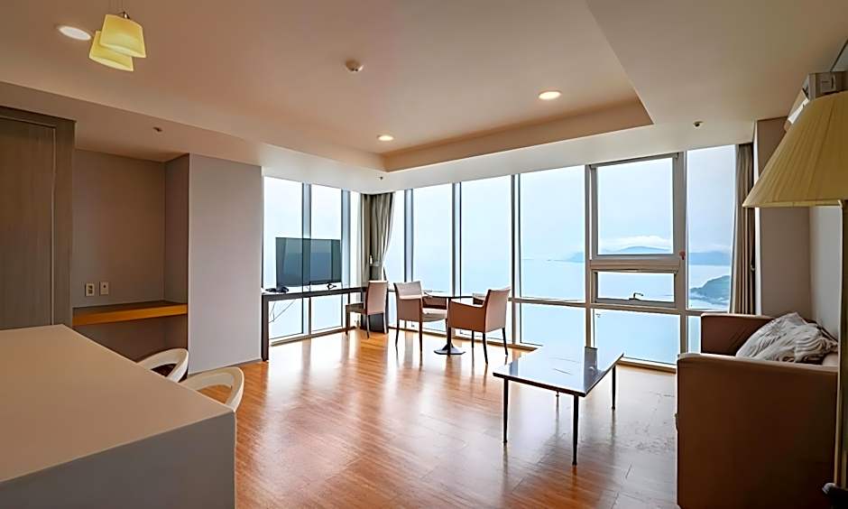 H-AVENUE Hotel NamChuncheon