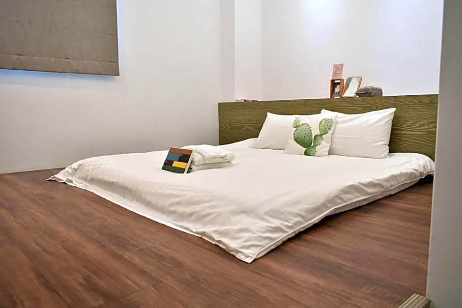Tiin Tinn - Rivershore B&B