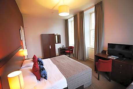 Family Room with Garden View