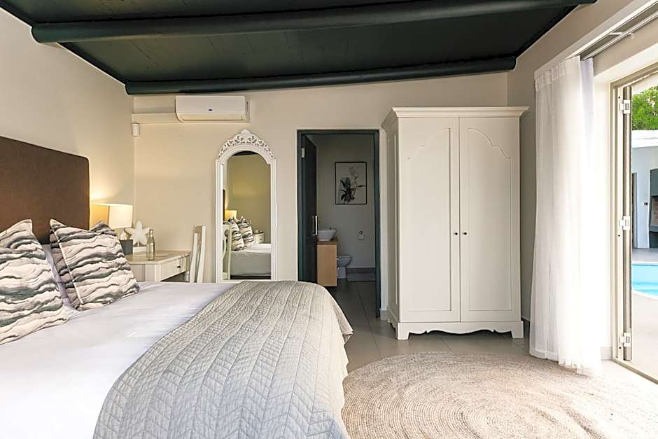 Abalone Hotel & Villas