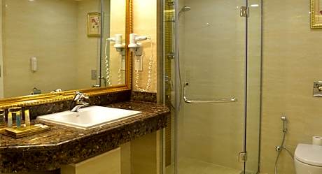 The Grand Kandyan Hotel