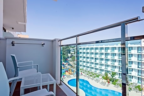 DOUBLE OR TWIN POOL VIEW
