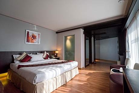 Deluxe Double or Twin Room Extra