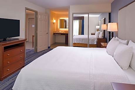 One-Bedroom King Suite - Non-Smoking