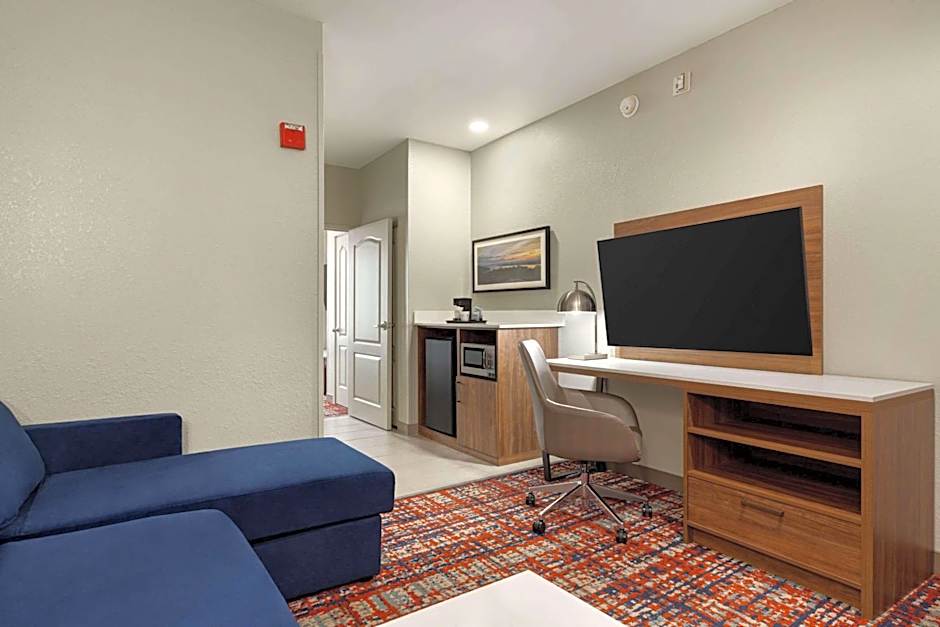 La Quinta Inn & Suites by Wyndham Oxford - Anniston