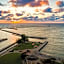 The Harborview on Lake Michigan, an Ascend Collection Hotel