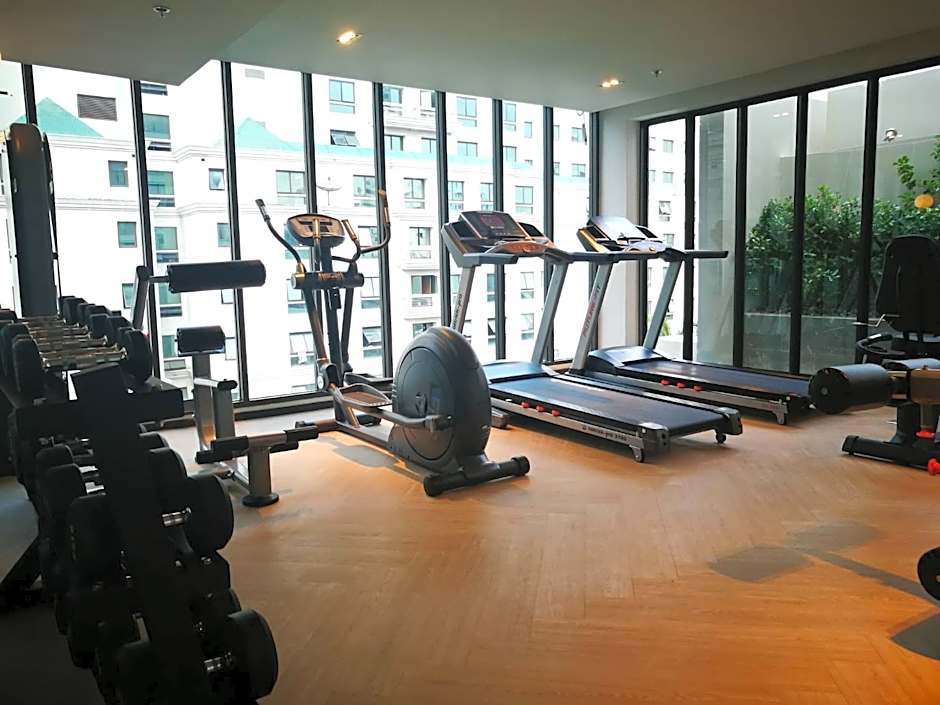 The Quarter Ploenchit by UHG