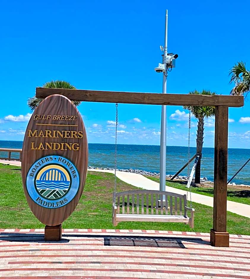 Quality Inn & Suites Gulf Breeze Bayside near Pensacola Beach