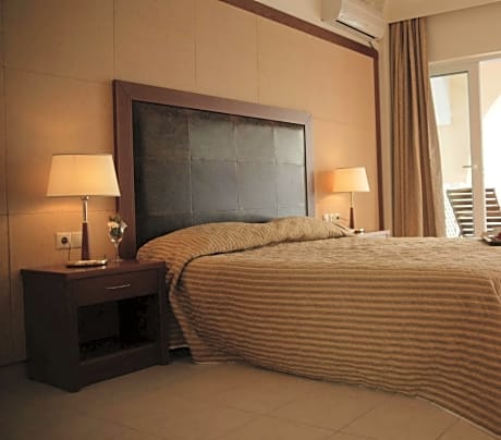 Junior Suite Side Sea View