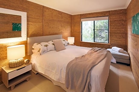 Bay -Three Bedroom Cottage with Loft