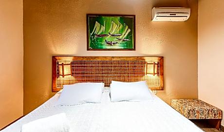 Deluxe Bungalow with Garden View